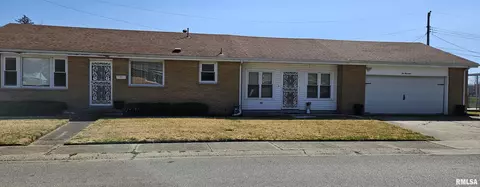 2000 Gregory Ct, Springfield, IL 62703