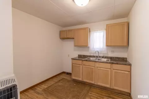 107 S Main St, Avon, IL 61415 photo 8