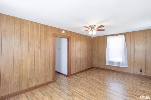 107 S Main St, Avon, IL 61415 photo 6