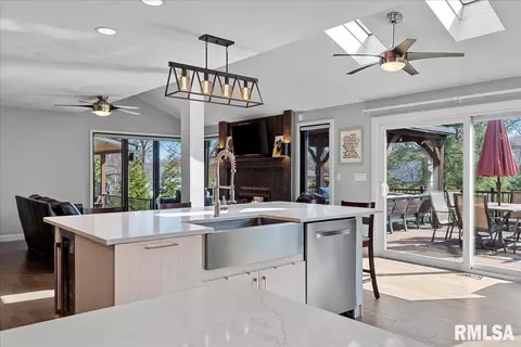 Kitchen - 808 Wythe Rd, Springfield, IL 62704 photo 2 of 10