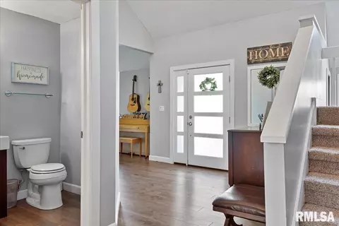 Entry Way - 808 Wythe Rd, Springfield, IL 62704 photo 2 of 5