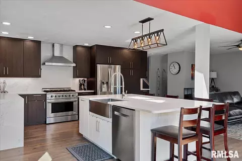 Kitchen - 808 Wythe Rd, Springfield, IL 62704 photo 6 of 10