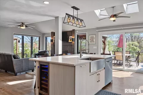 Kitchen - 808 Wythe Rd, Springfield, IL 62704 photo 9 of 10