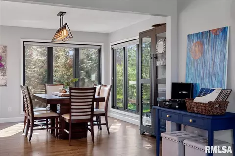 Dining - 808 Wythe Rd, Springfield, IL 62704 photo 1 of 4