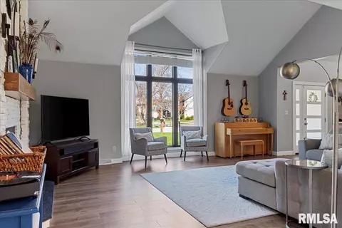 Bedroom - 808 Wythe Rd, Springfield, IL 62704 photo 1 of 13