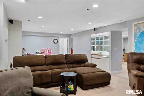 Living - 808 Wythe Rd, Springfield, IL 62704 photo 11 of 11
