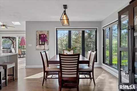 Dining - 808 Wythe Rd, Springfield, IL 62704 photo 2 of 4