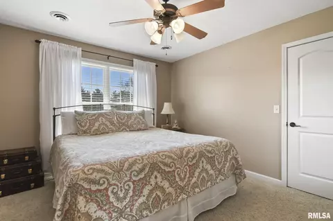 Bedroom - 6209 Winterberry Ln, Springfield, IL 62712 photo 7 of 9