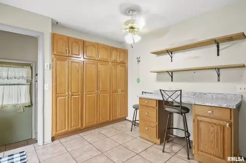 Kitchen - 2913 E Griffiths Ave, Springfield, IL 62702 photo 3 of 5