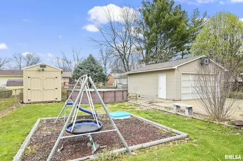 Exterior - 2913 E Griffiths Ave, Springfield, IL 62702 photo 6 of 6