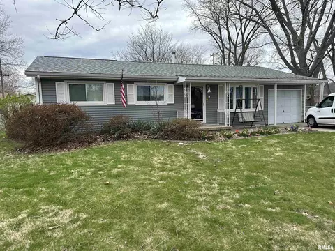 409 Pleasant Ln, Rochester, IL 62563