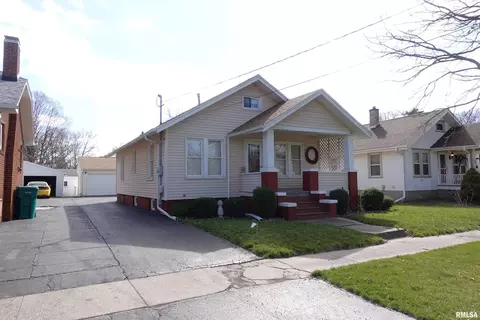 672 W Grove St, Galesburg, IL 61401