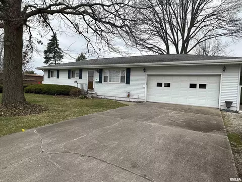 1516 W Lafayette Ave, Jacksonville, IL 62650