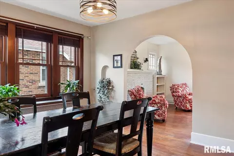 Dining - 2049 S State St, Springfield, IL 62704 photo 1 of 3