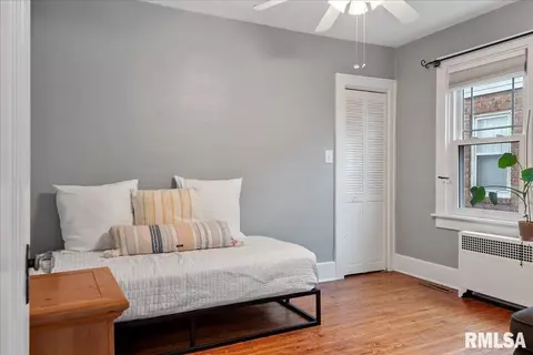 Bedroom - 2049 S State St, Springfield, IL 62704 photo 3 of 8