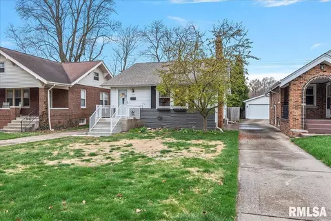 Exterior - 2049 S State St, Springfield, IL 62704 photo 3 of 6