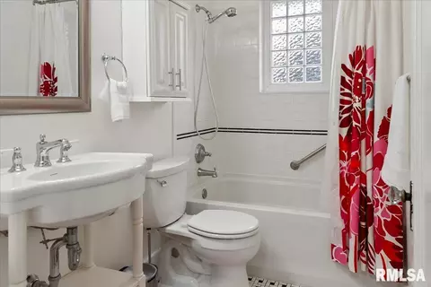 Bath - 2049 S State St, Springfield, IL 62704 photo 2 of 2