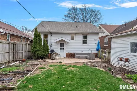 Exterior - 2049 S State St, Springfield, IL 62704 photo 5 of 6
