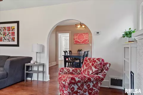 Living - 2049 S State St, Springfield, IL 62704 photo 3 of 5
