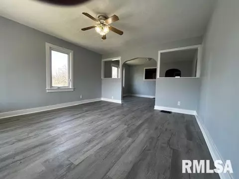 2021 Old Rochester Rd, Springfield, IL 62703 photo 4