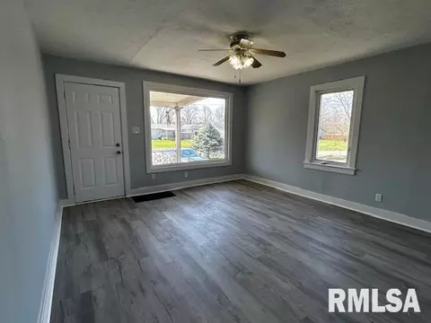 2021 Old Rochester Rd, Springfield, IL 62703 photo 2