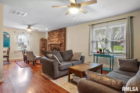 Living - 2701 Mead Dr, Springfield, IL 62707 photo 4 of 5