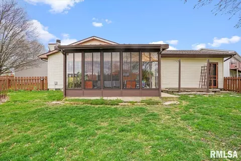 Exterior - 2701 Mead Dr, Springfield, IL 62707 photo 8 of 10
