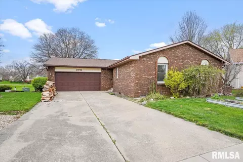 Exterior - 2701 Mead Dr, Springfield, IL 62707 photo 4 of 10