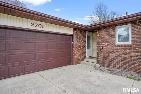 Exterior - 2701 Mead Dr, Springfield, IL 62707 photo 3 of 10