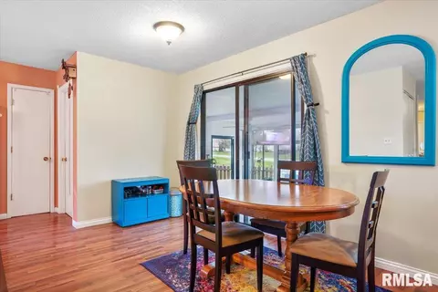 Dining - 2701 Mead Dr, Springfield, IL 62707 photo 3 of 3