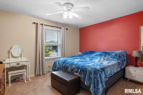 Bedroom - 2701 Mead Dr, Springfield, IL 62707 photo 2 of 9
