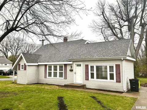 1940 Cedar St, Jacksonville, IL 62650