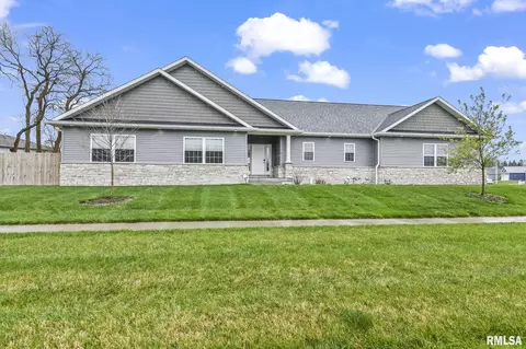 1900 Bent Creek Rd, Springfield, IL 62711