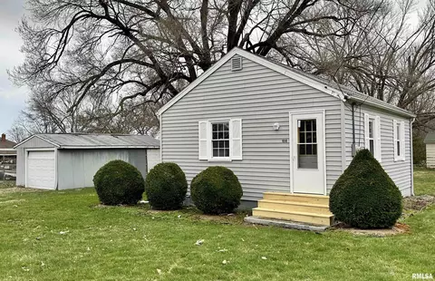 108 W 6th St, Maquon, IL 61458