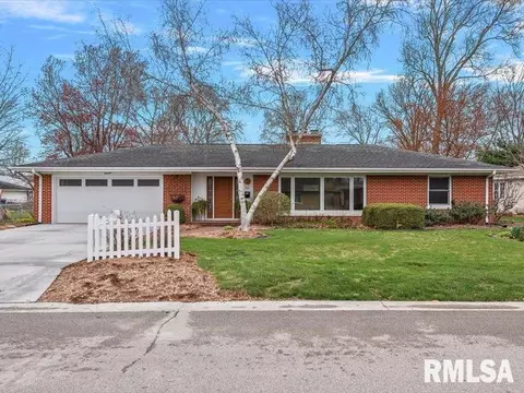 13 Sunny Side Dr, Springfield, IL 62702
