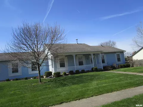13 Shiloh Dr, Jacksonville, IL 62650