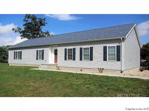 103 E Vaniter St, Woodson, IL 62695