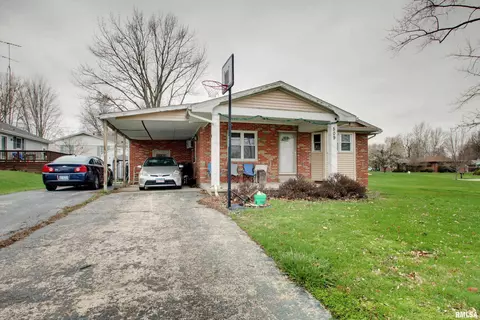 509 S Walnut St, Pittsfield, IL 62363