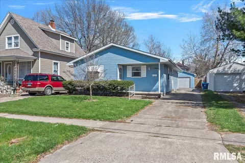 1940 S Pasfield St, Springfield, IL 62704
