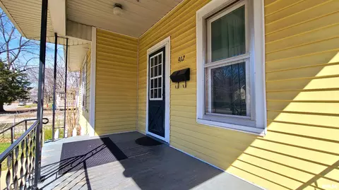 912 S Pasfield St, Springfield, IL 62704 photo 3
