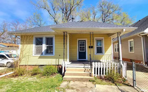 912 S Pasfield St, Springfield, IL 62704 photo 2