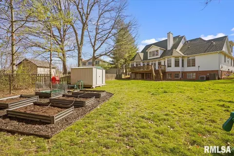 Exterior - 4505 Greenbriar Dr, Springfield, IL 62711 photo 8 of 9