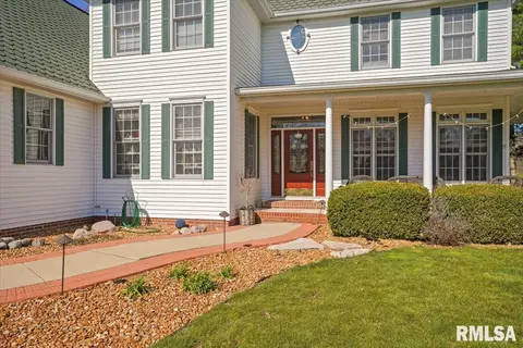 Exterior - 4505 Greenbriar Dr, Springfield, IL 62711 photo 4 of 9