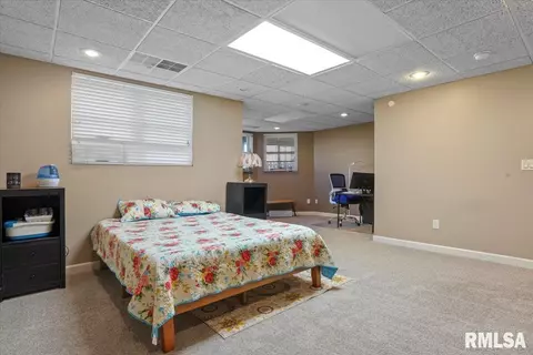 Bedroom - 4505 Greenbriar Dr, Springfield, IL 62711 photo 10 of 12