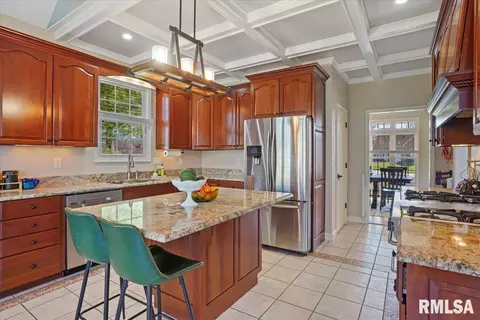 Kitchen - 4505 Greenbriar Dr, Springfield, IL 62711 photo 4 of 4