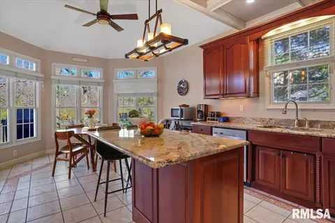 Kitchen - 4505 Greenbriar Dr, Springfield, IL 62711 photo 1 of 4