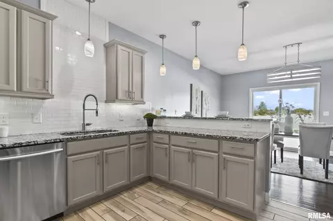 Kitchen - 620 Williamson Ave, Chatham, IL 62629 photo 3 of 4