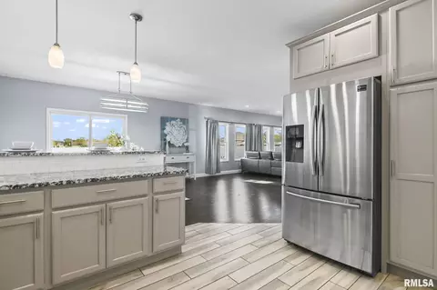 Kitchen - 620 Williamson Ave, Chatham, IL 62629 photo 4 of 4