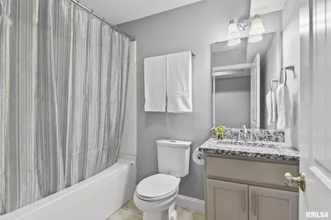 Bath - 620 Williamson Ave, Chatham, IL 62629 photo 5 of 5