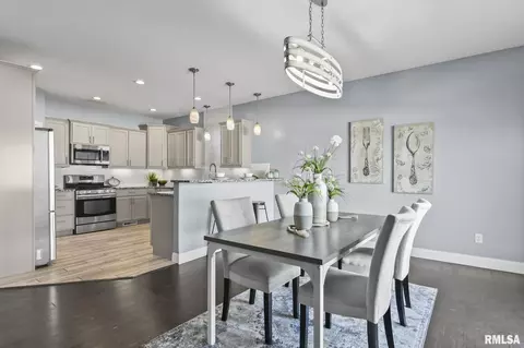 Dining - 620 Williamson Ave, Chatham, IL 62629 photo 2 of 5